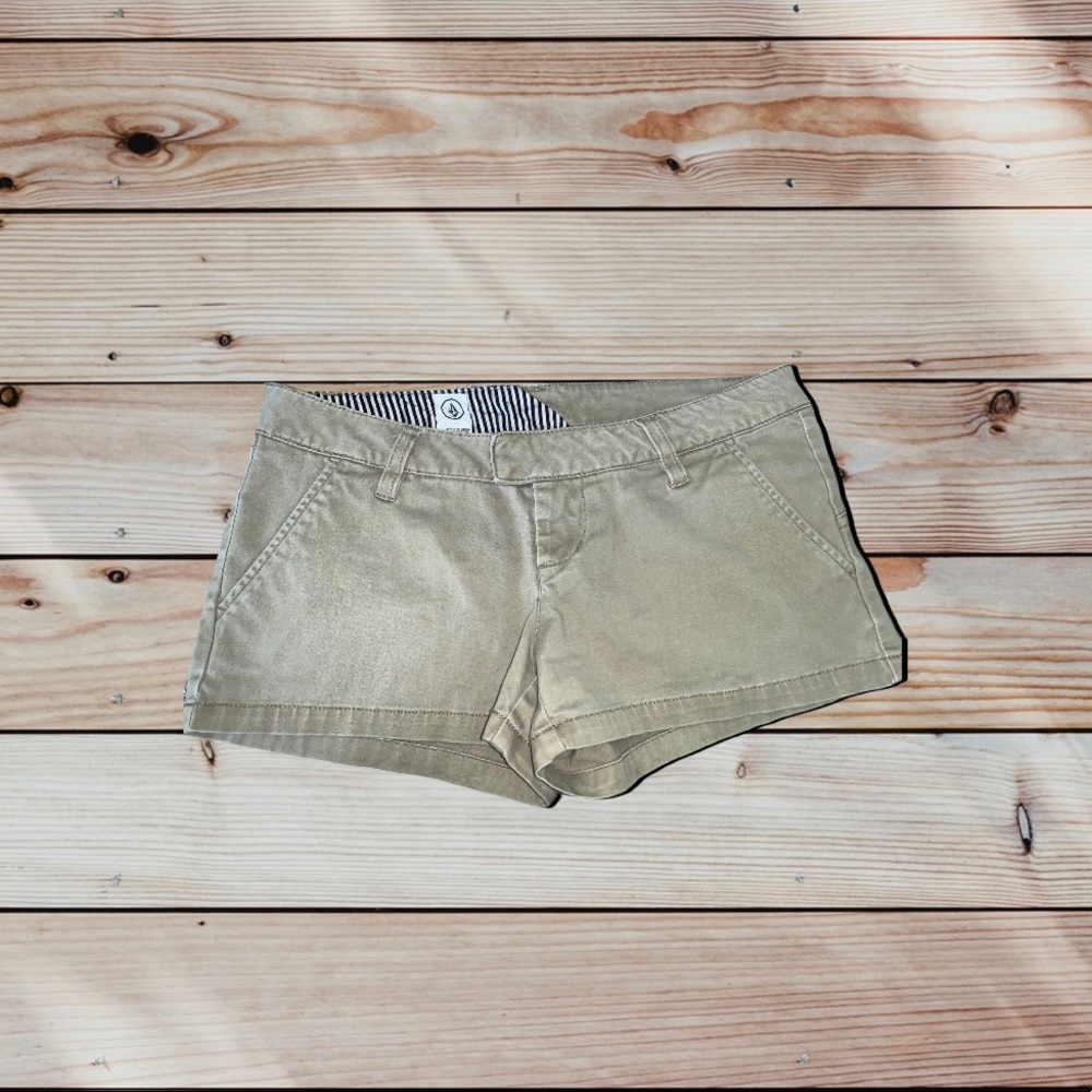 Volcom shorts